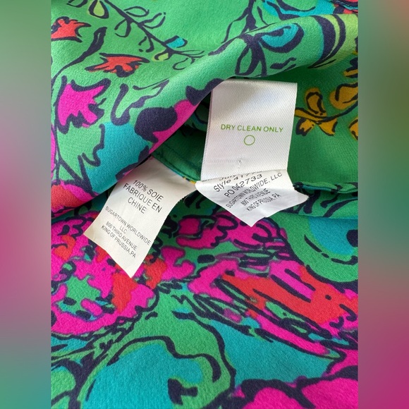 Lilly Pulitzer Elsa Silk Top Shake Your Tailfeather Pink Green Gold Size Small S - Picture 8 of 8